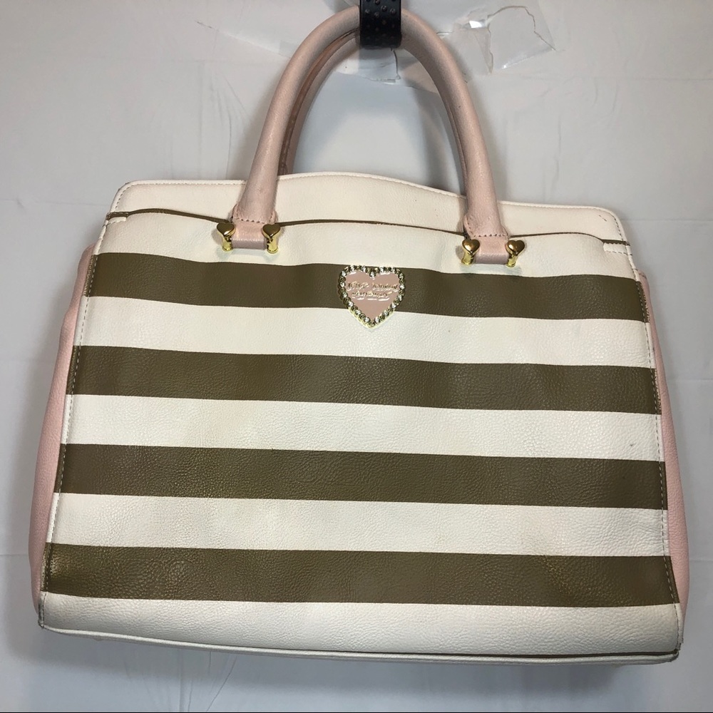 Betsey Johnson Purse Handbag heart white leather - Picture 1 of 8